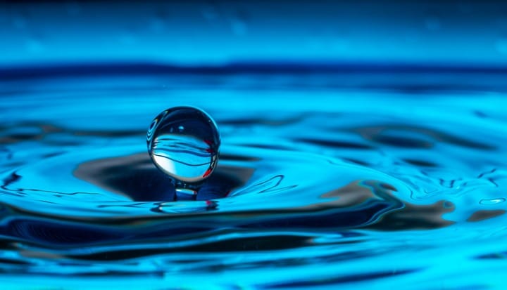 water-drop-splash-picture-id981592476 _homepage
